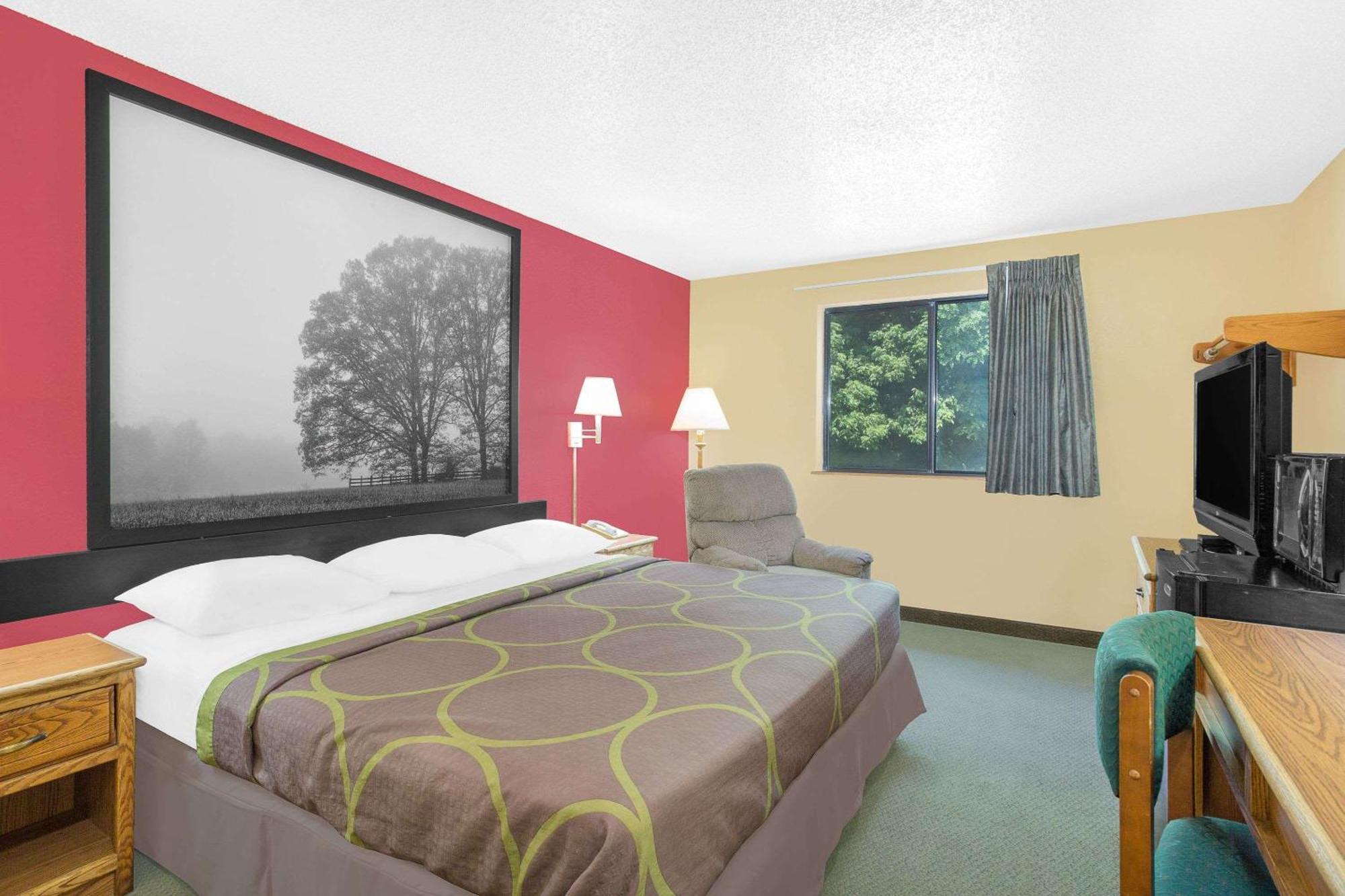 Super 8 By Wyndham Roanoke Va Motel Екстериор снимка