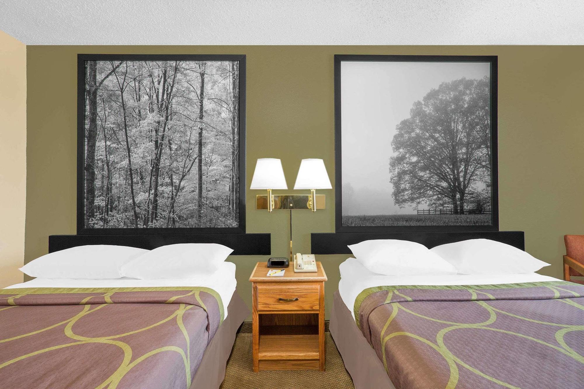 Super 8 By Wyndham Roanoke Va Motel Екстериор снимка